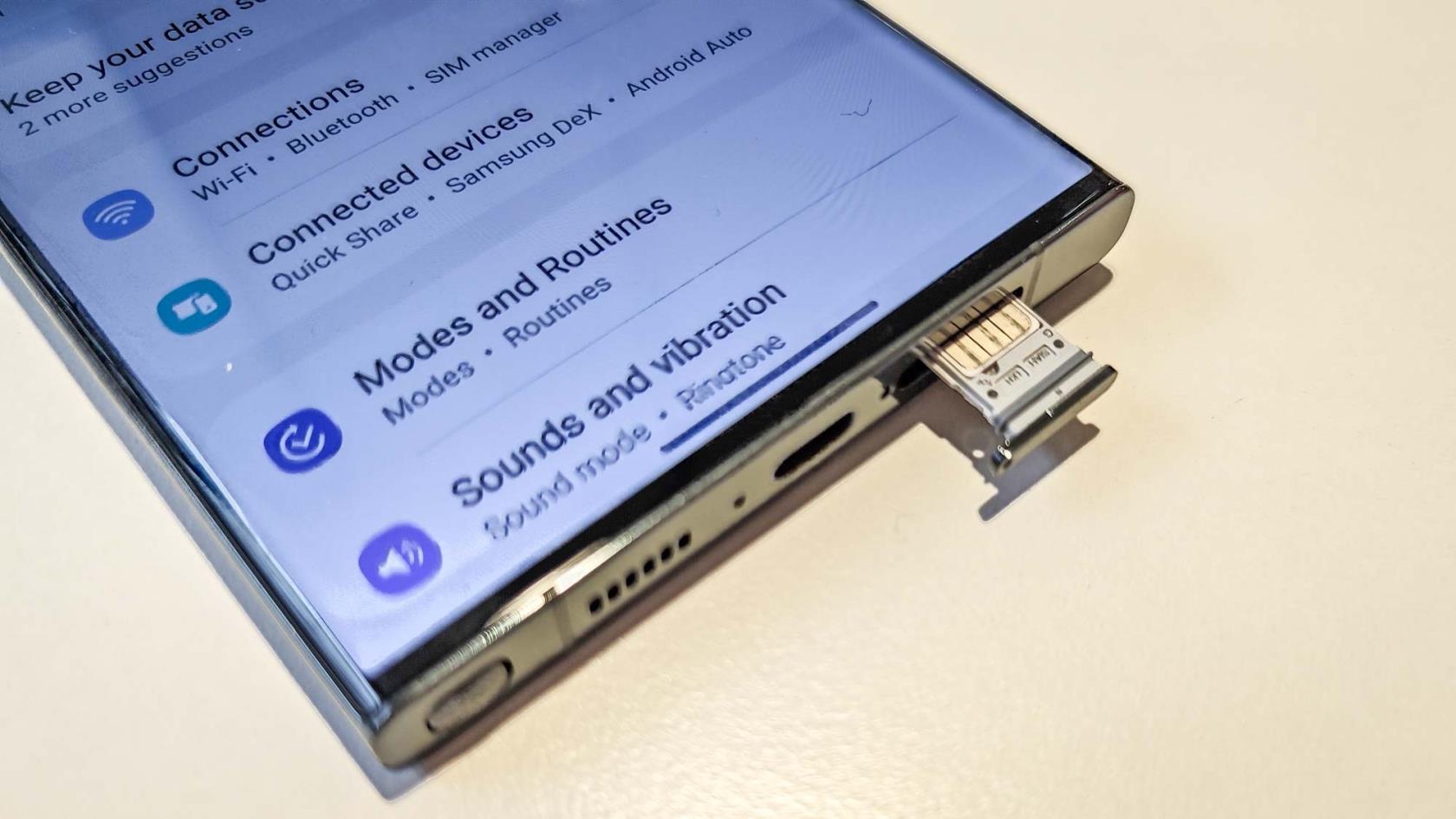 Samsung Galaxy S23 でデュアル SIM を使用する方法