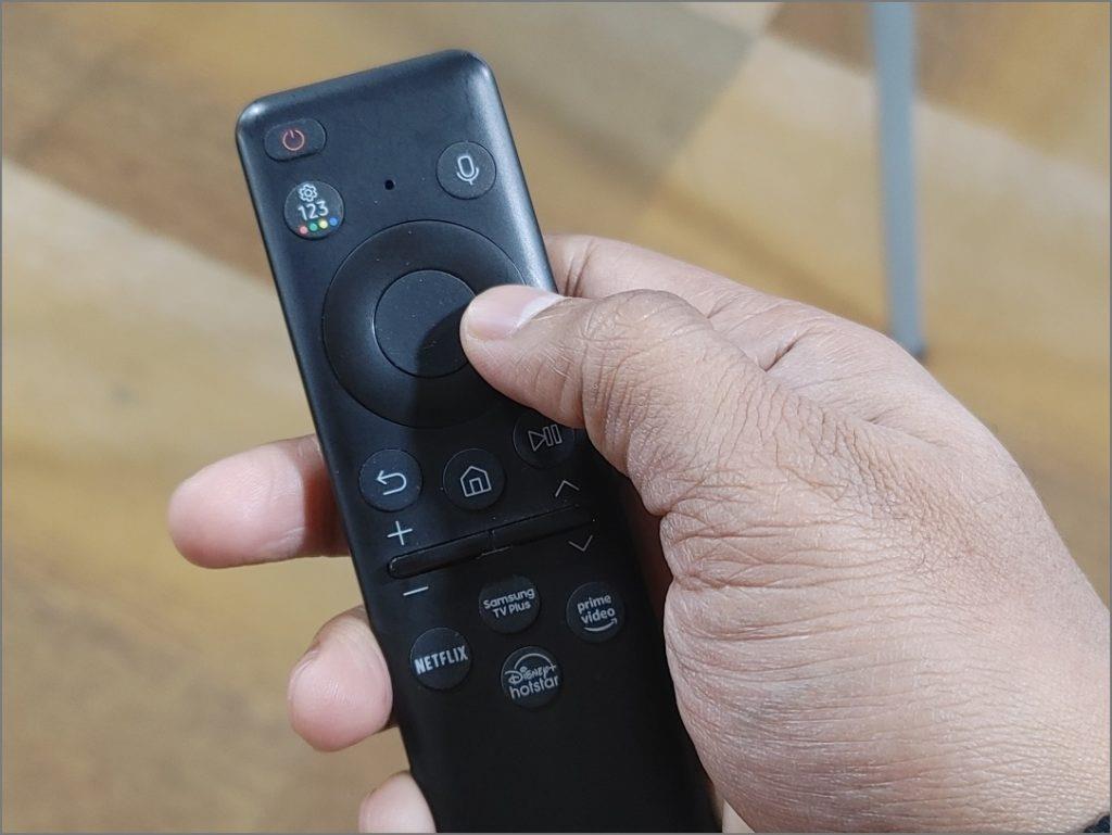 Samsung TVの電源が入らない場合の5つの修正方法