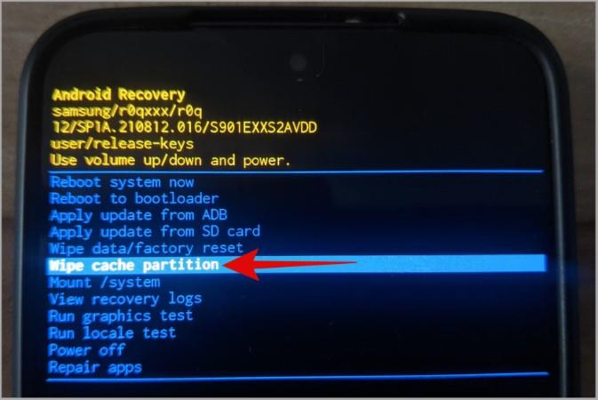 Samsung Galaxy 携帯電話が機内モードエラーでスタックする場合の 8 つの方法