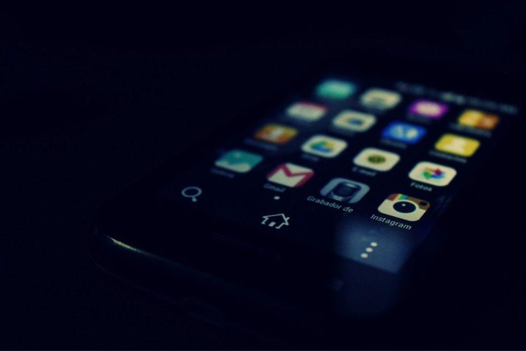 Android でアプリを自動的にアーカイブしてスペースを節約する方法