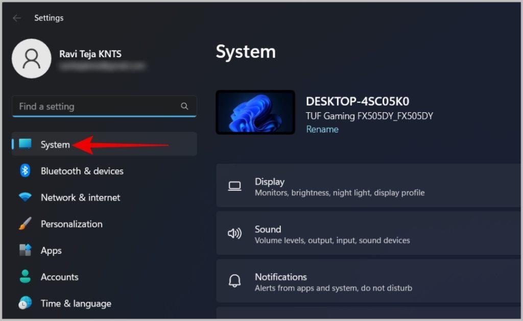 私が持っている Windows ラップトップのモデルと仕様は何ですか?