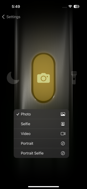 iPhoneのアクションボタンを設定して使用する方法