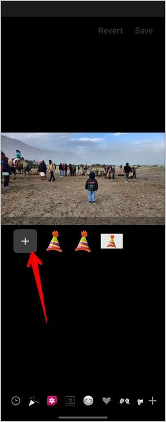iPhone、Android、オンラインで写真に誕生日の帽子を追加する方法