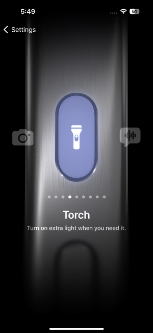 iPhoneのアクションボタンを設定して使用する方法